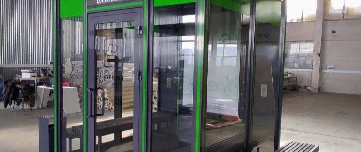 На московской производственной площадке в Видном собрали павильон для курения.